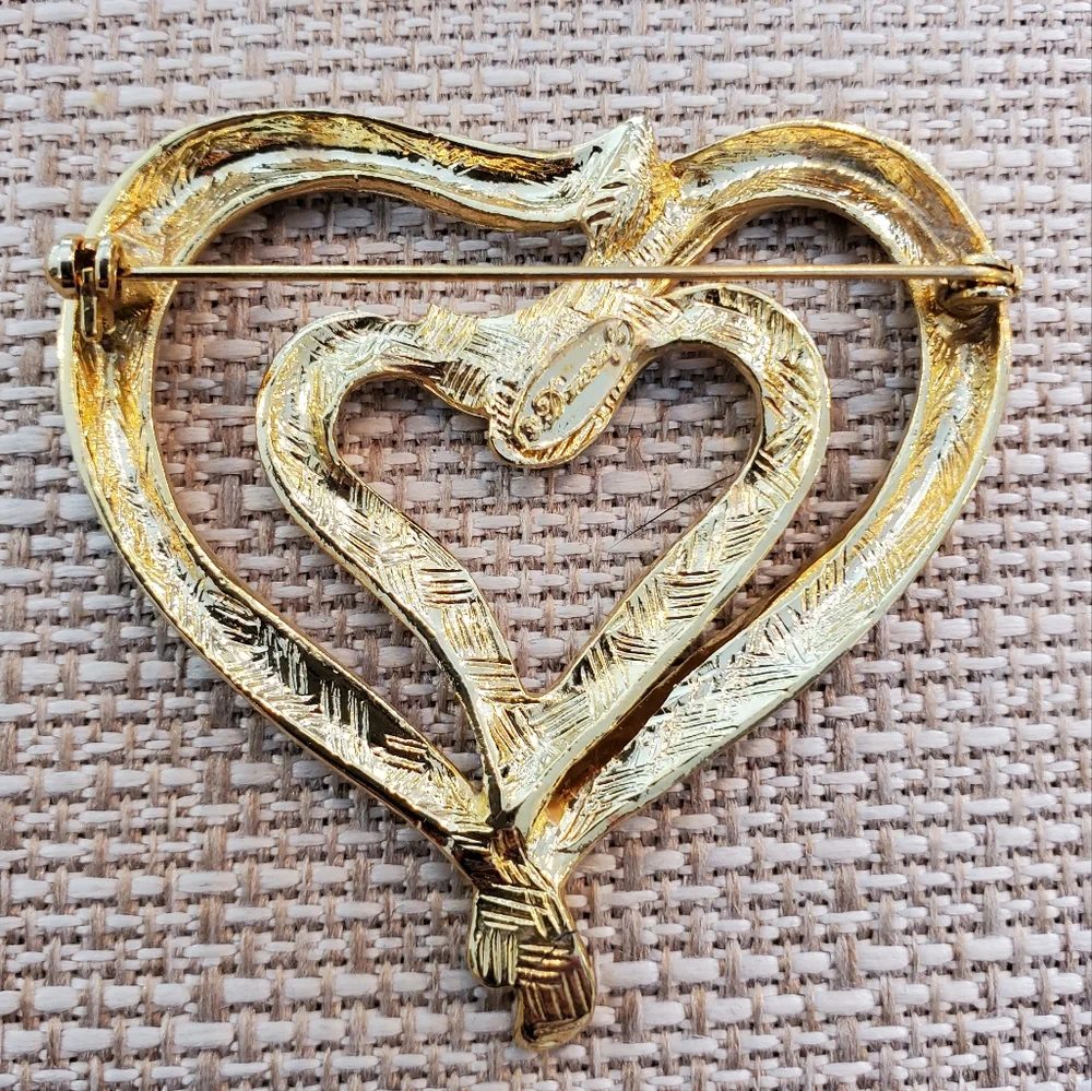 Vintage 1990s goldtone double heart brooch